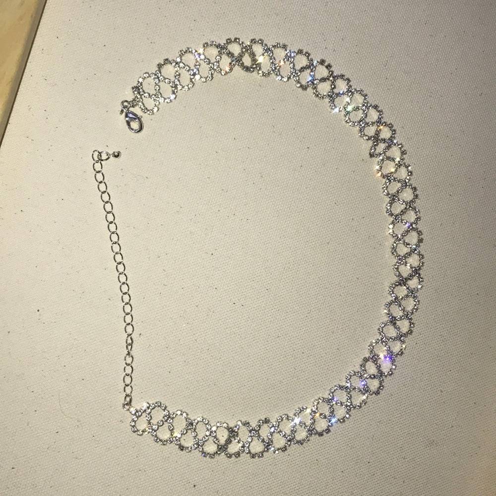 Crystal choker